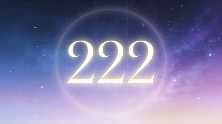 Nombre 222 lumineux sur fond cosmique bleu et violet, illustration spirituelle de l’harmonie et de l’équilibre